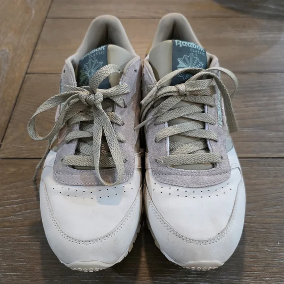 Reebok Classic Leather Sneaker, Women's Size 8 - Picture 3 of 9